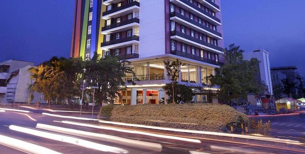 Amaris Hotel Embong Malang - Surabaya Exterior photo