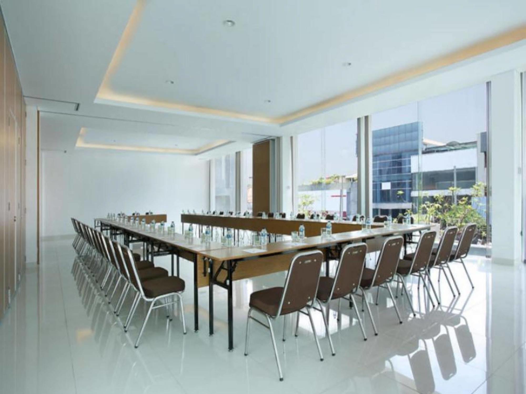 Amaris Hotel Embong Malang - Surabaya Exterior photo